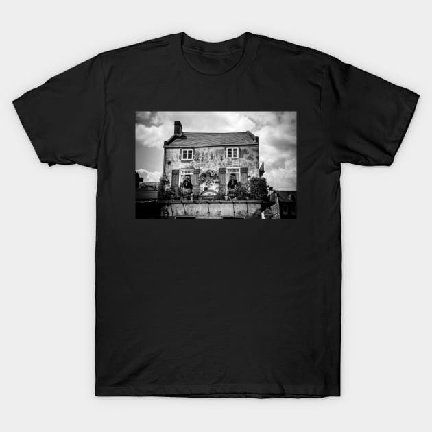 95 French Market Plaza In Black and White T-Shirt by MountainTravel